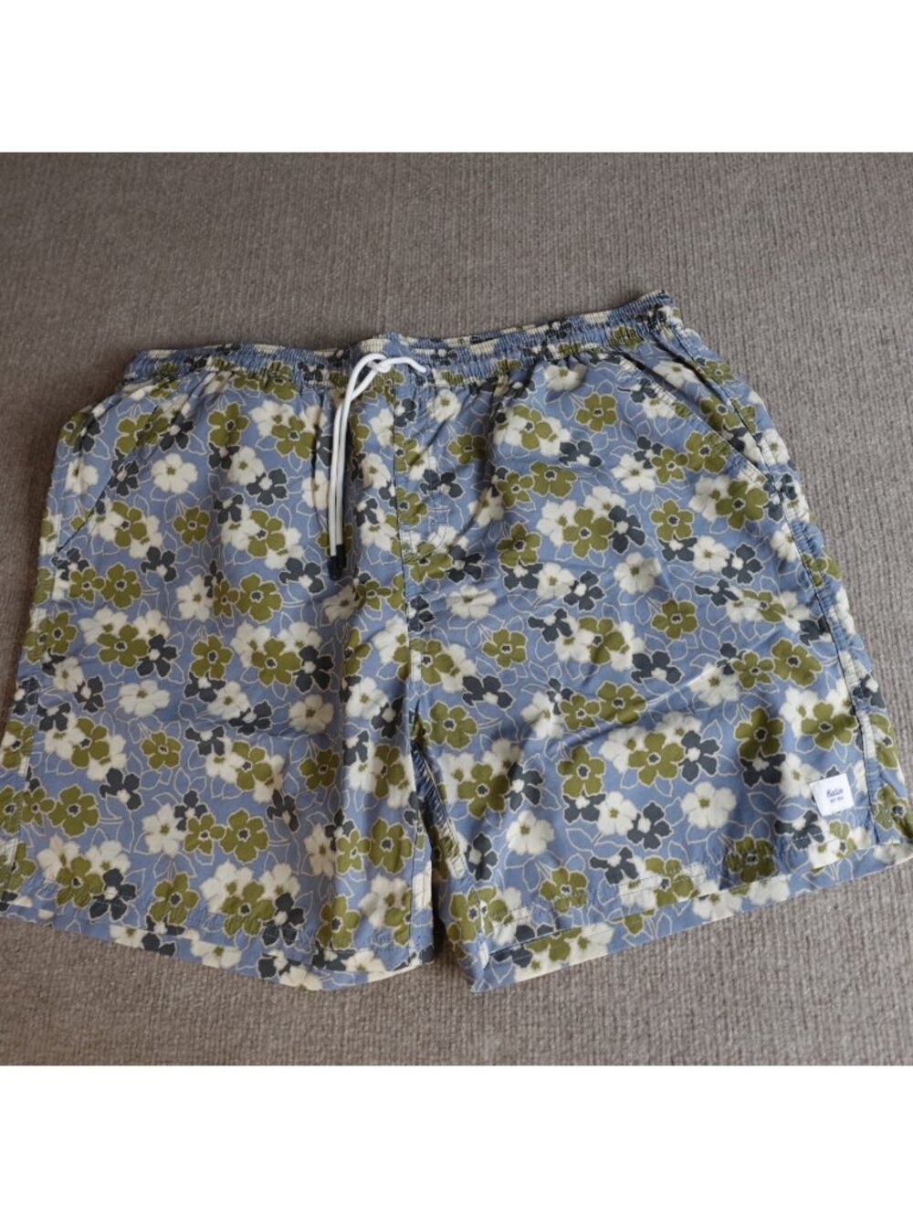 Katin Mens Shorts XL Blue Floral All over Print